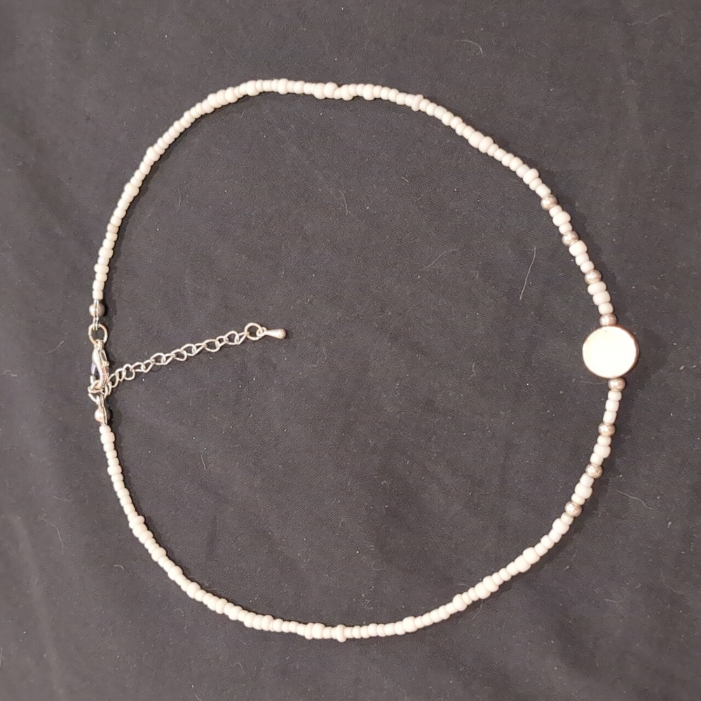 White wave choker necklace